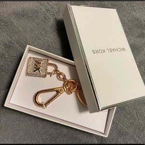 GORGEOUS SPARKLE LOCKET CHARM